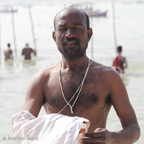 After holly bath in Ganga N°02